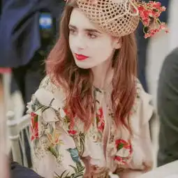 唯美碎花裙欧美女头同一人9张御姐范头像

