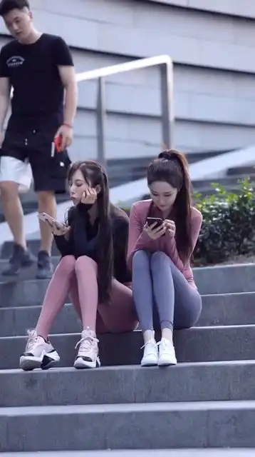 闺蜜之间是不是也会有很强的占有欲
