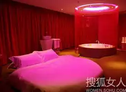 情侣隐秘天堂国内各种情趣房
