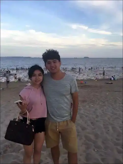 专访你看过抖音萨瓦迪卡视频吗这对90后小夫妻,粉丝近千万,变现也很猛
