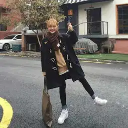 初春街拍新亮点,美美的毛呢大衣必不可少
