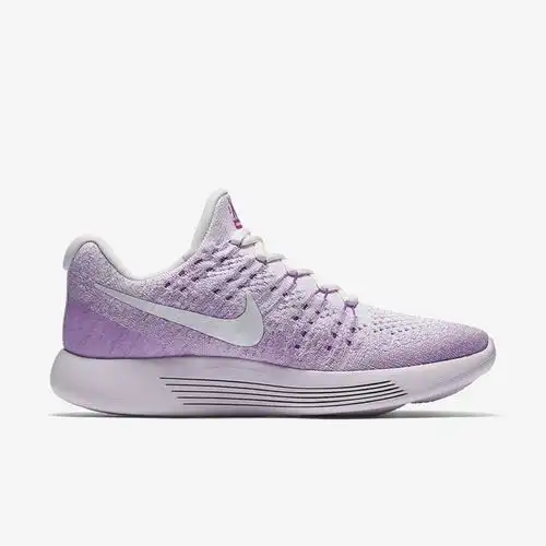 耐克女神标签lunarepiclowflyknitiwd清爽上架
