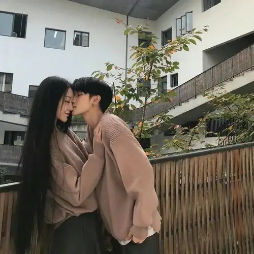 情侣头像从校服到婚纱,从青丝到白发
