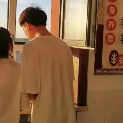 男生占有欲很强的表现
