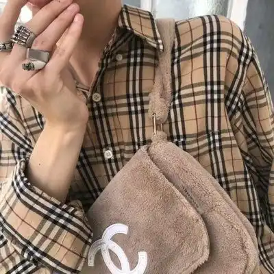 低调霸气情侣头像,个性社会人一对两张的
