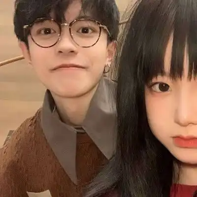025情侣头像,喜欢在人潮中你只属于我的那画面
