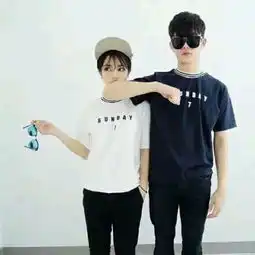 求这张照片的情侣头像
