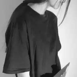 qq黑白女生头像霸气范超拽累的时候才能平静的看清自己
