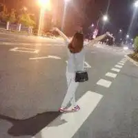 求这张图片的另一半,是情头
