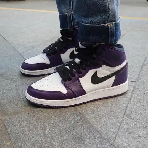 女生专场转身变为情侣专场wmnsnikedunkhispvarsitypurplesoar发售回顾