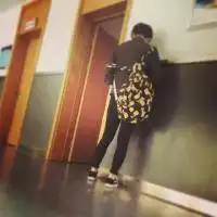 校园情侣装qq头像一男一女来杯热开水来温暖我的心
