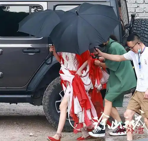 杨幂狐妖小红娘新造型曝光,不仅梦回雪见,还与赵丽颖撞衫
