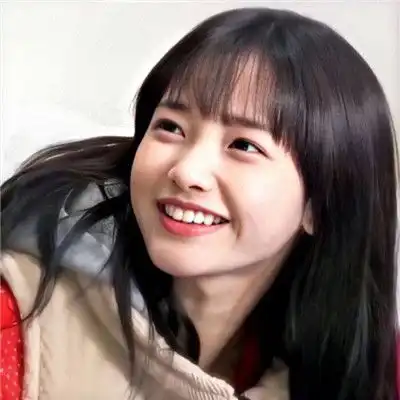 阳光开朗个性女生头像
