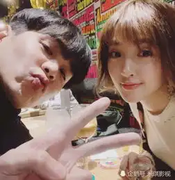 唐艺昕跟张若昀拍情侣合照,镜头开了十级美颜后,两人都变网红脸
