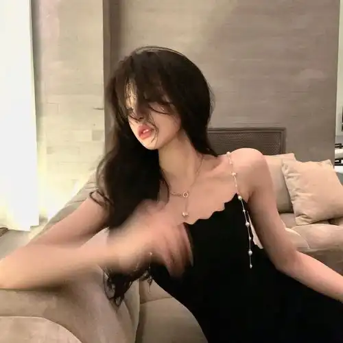 一组又纯又欲又御的女生头像
