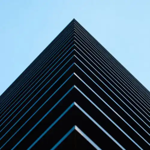 彩色建筑摄影,干净简单的线条极简主义几何图
