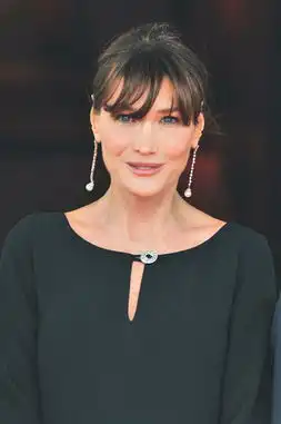 第一夫人的珠宝秘籍安倍昭惠ol职场范很干练
