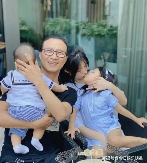 章子怡汪峰秘密会议刘强东对情侣,很多大佬聚在一起玩得很开心