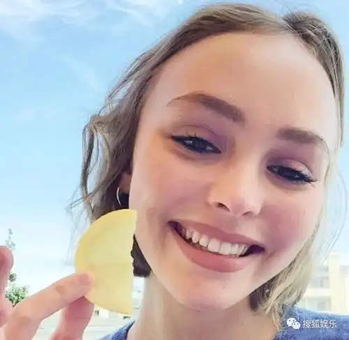 张杰疑回怼粉丝邓超孙俪分别入围金马奖最佳男女主甜茶与德普女儿恋情疑曝光