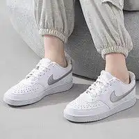 耐克运动板鞋nike耐克airforce1af1情人节限定空军一号女子低帮板鞋fz5068161多少钱