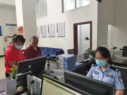 喜迎二十大忠诚保平安观澜派出所推出五惠服务提升户籍窗口服务质效