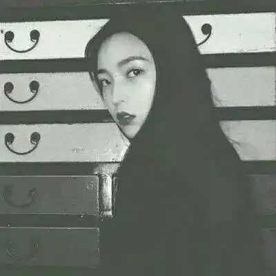女生头像黑白女生头像高冷霸气精选
