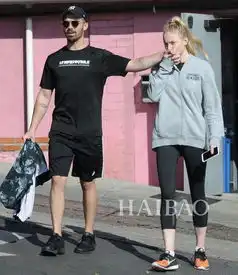 三傻和二乔订婚了二乔个人资料照片曝光曾与霉霉谈过恋爱