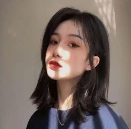 女生头像平凡至极又可爱非常
