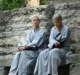 2010年流行那种头发短发
