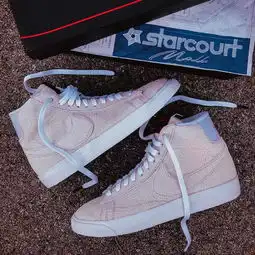 还有一款粉粉的新品怪奇物语xnikeblazermid联名新配色曝光