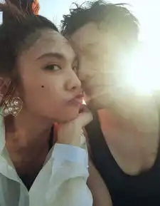 杨丞琳删除所有恩爱动态连头像都变成空白,曾与李荣浩高调认爱

