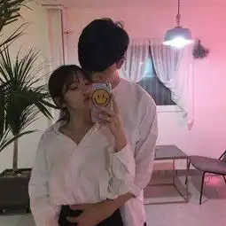 你只记得我坚强.却忘了我是个女qq情侣头像我要个性网
