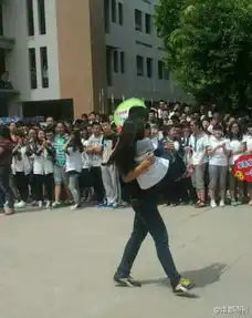 00后女生失恋告白不要我就剪发当尼姑
