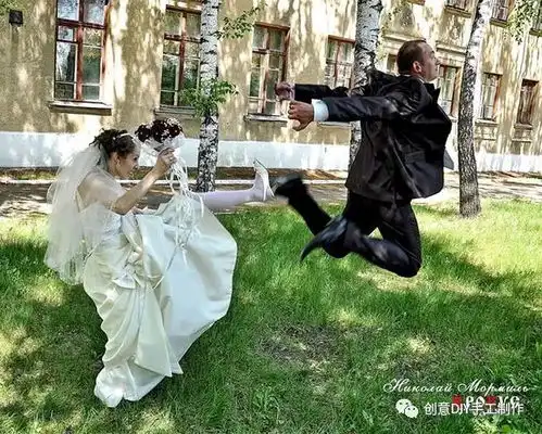 超爆笑俄罗斯人的创意婚纱照,战斗民族果然连结婚都很狂
