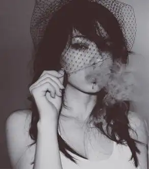 有感觉点的非主流抽烟颓废头像
