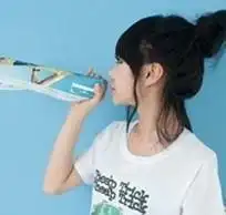 帮我找找这张照片的情侣头像,顺便要两张这张的姐妹头像,能找就找,
