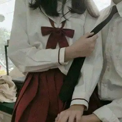 小哥哥打游戏时,还回你这3消息恭喜你已成他的小娇妻
