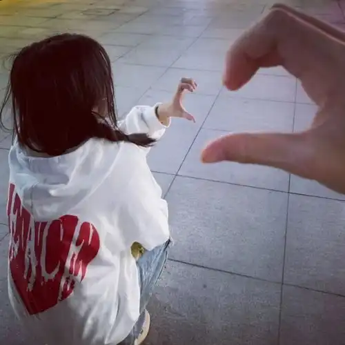 比心情头情侣头像
