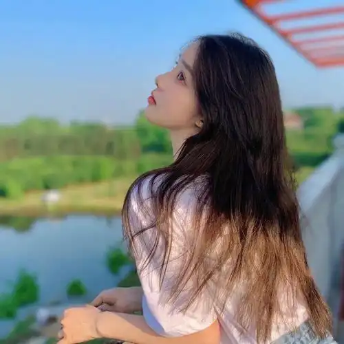 今日头像丨不打扰是我的温柔

