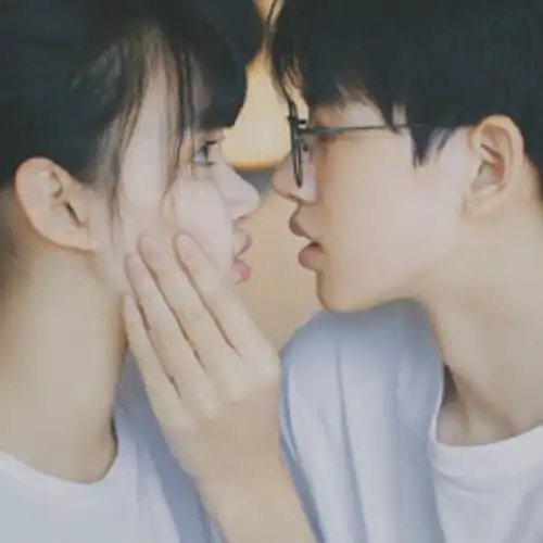 扶脸索吻
