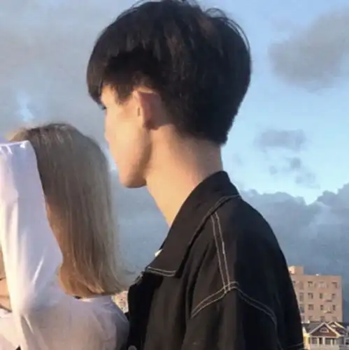 抱抱我再拿走这些优质的情头和文案吧
