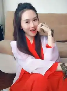 抖音小羽毛就是我高还原度版紫霞仙子笑起来简直是一模一样
