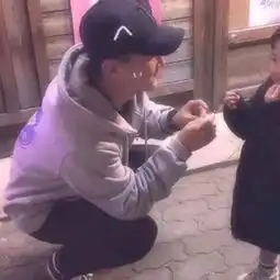 小孩天真可爱情侣头像
