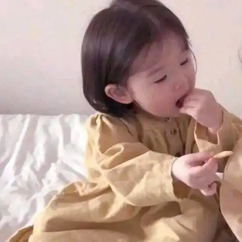 情侣头像心心念念的等待会有结果的
