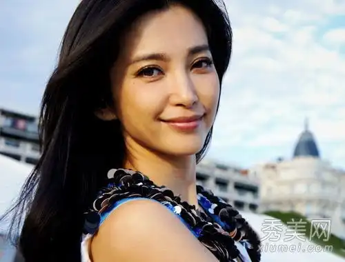 解读李冰冰红毯化妆17年的成长历程

