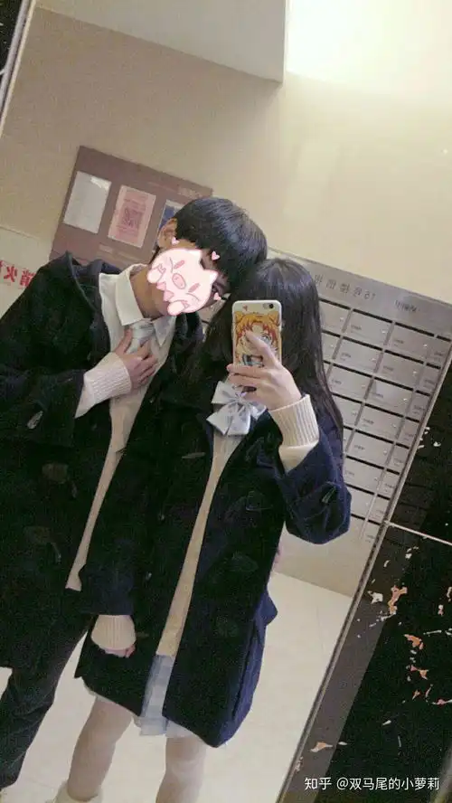 情侣穿jk和dk上街是什么样的体验
