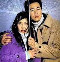 这部调侃韩国政坛的黑帮电影,打破了韩国票房记录