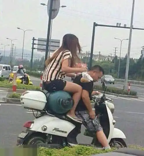 搞笑段子换什么换,换成凉席老子还能穿短裤短裙出门
