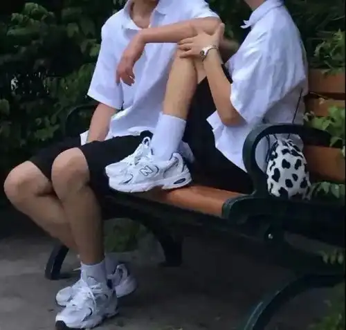 情头丨爱你的人自然懂你你不需要成熟
