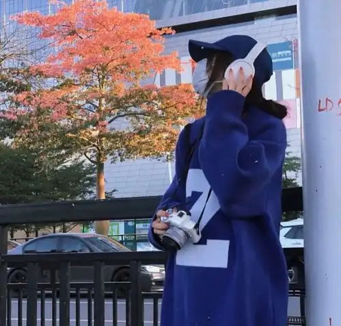 ins蓝色系女生头像
